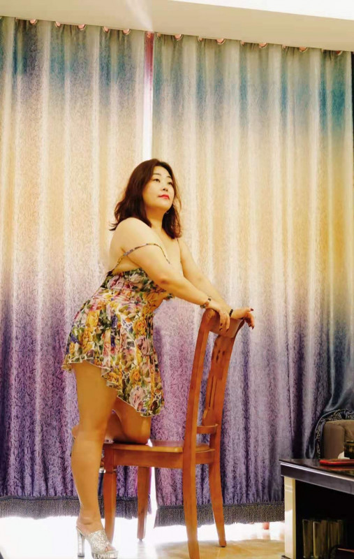 骚气十足的熟女